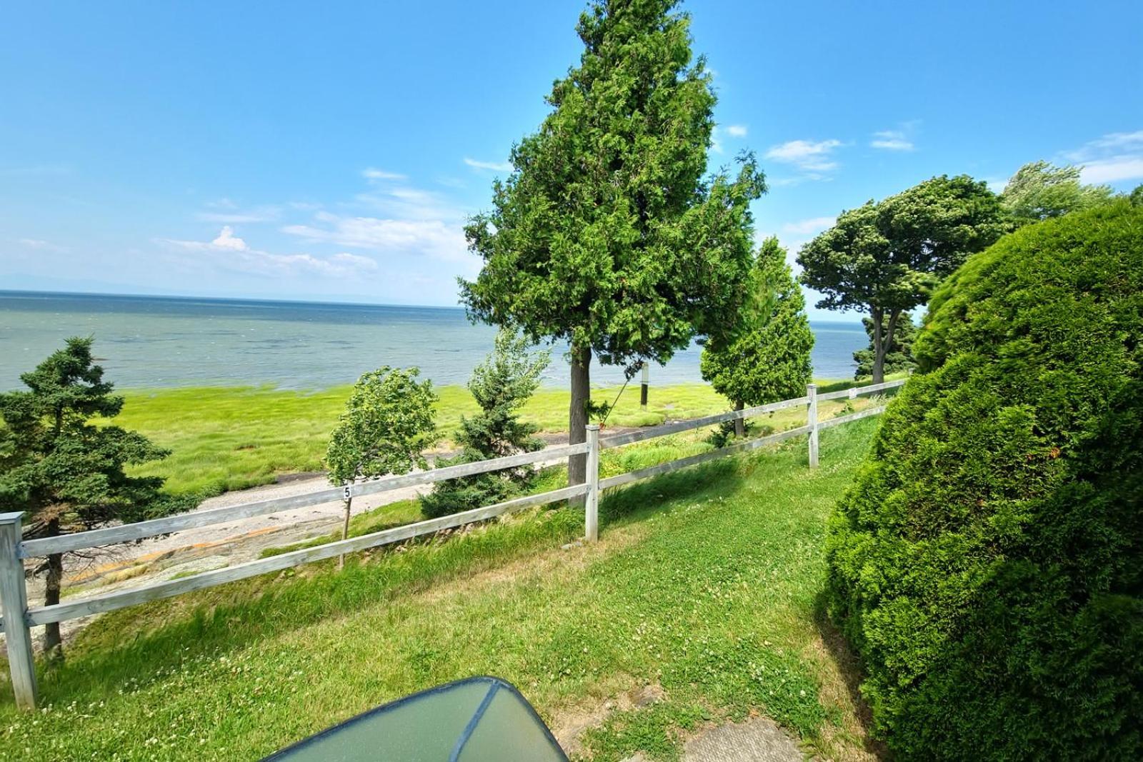 Motel Cap Blanc Kamouraska Exterior photo