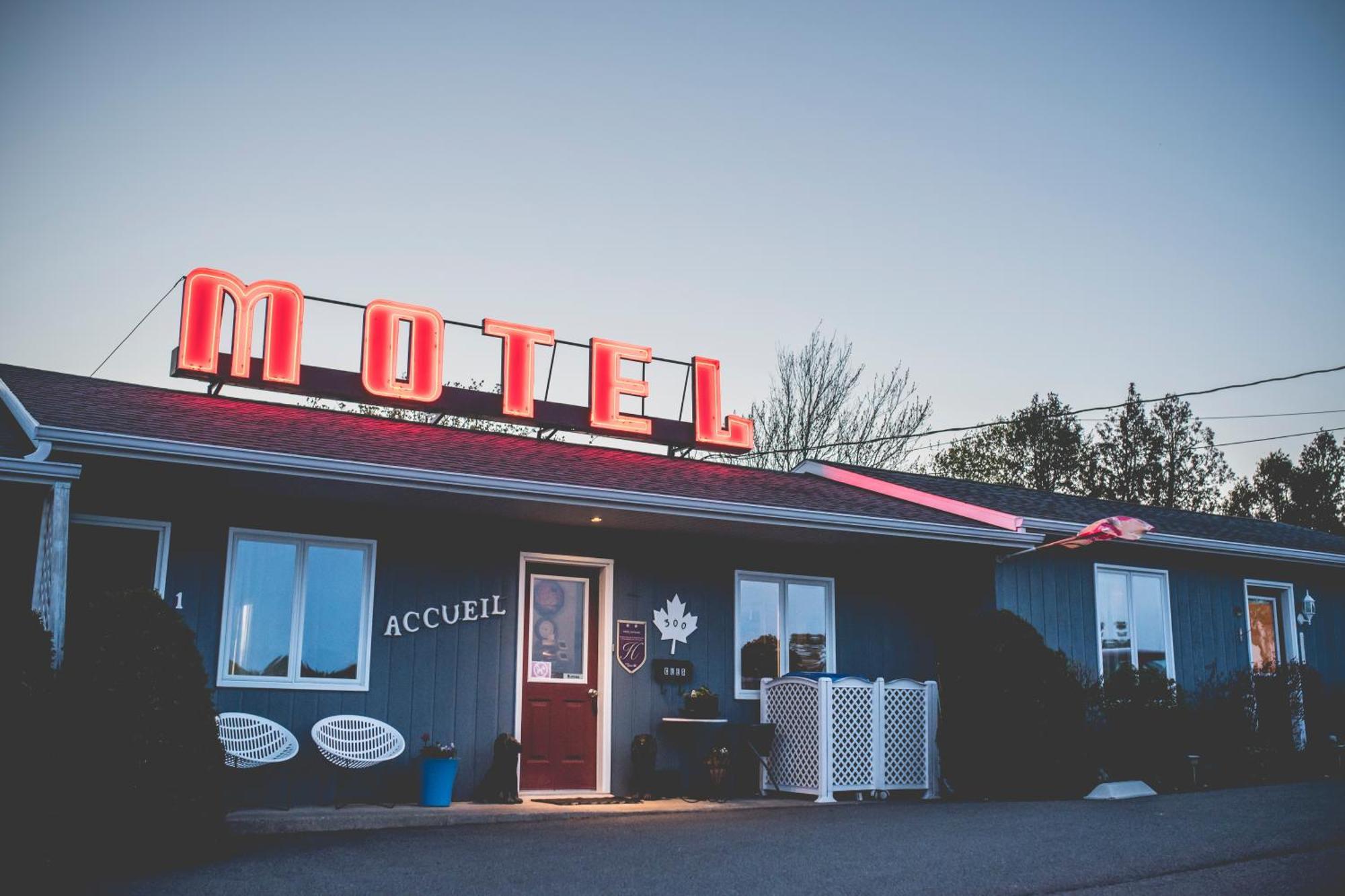 Motel Cap Blanc Kamouraska Exterior photo