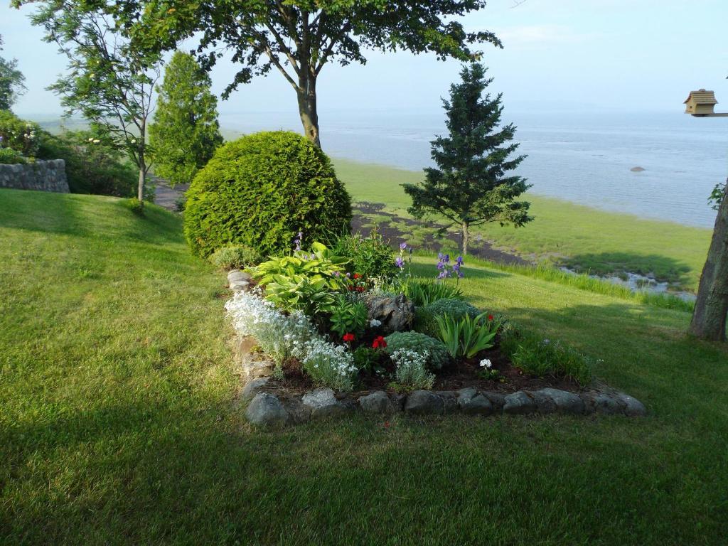 Motel Cap Blanc Kamouraska Exterior photo